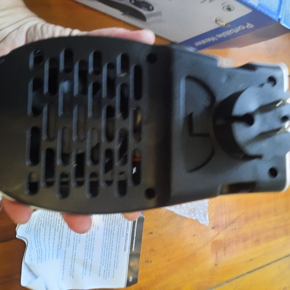 Portable wall plug in heater - Picture 6 of 7